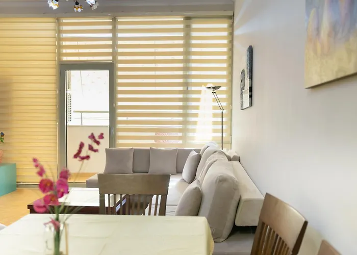 Lakeside Cane Apartment