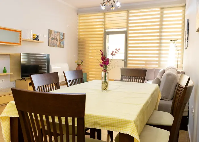 Lakeside Cane Apartment Tirana