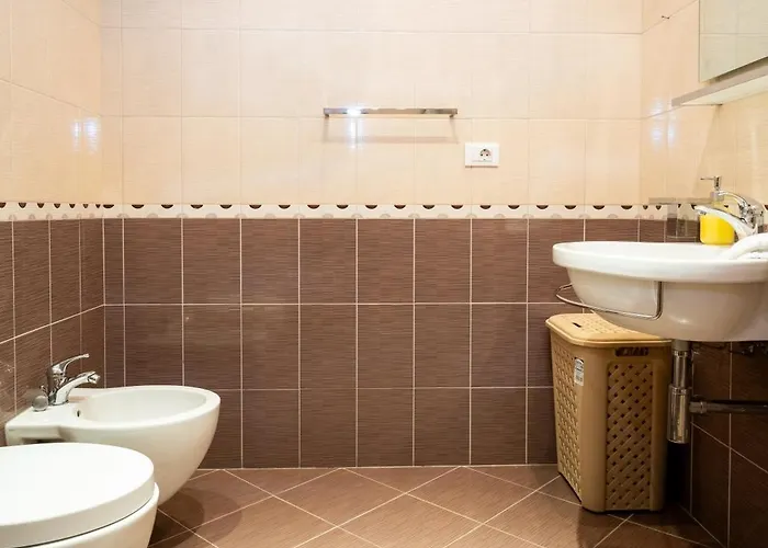 Lakeside Cane Apartment