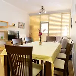 Lakeside Cane Apartment Tirana