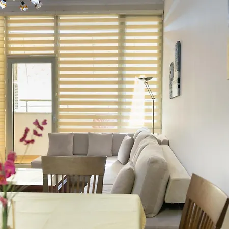 Lakeside Cane Apartment