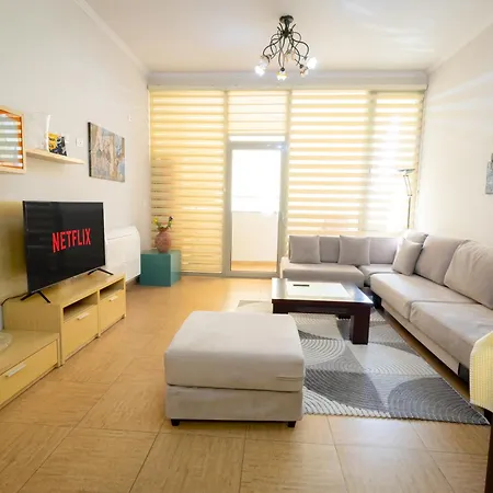 Lakeside Cane * Τίρανα