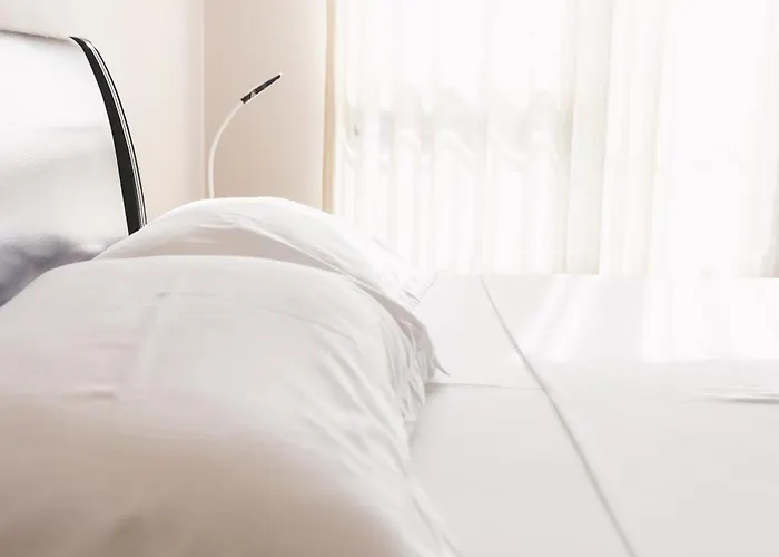 Lakeside Cane 公寓 地拉那