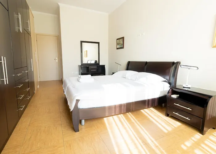 Διαμέρισμα Lakeside Cane Τίρανα